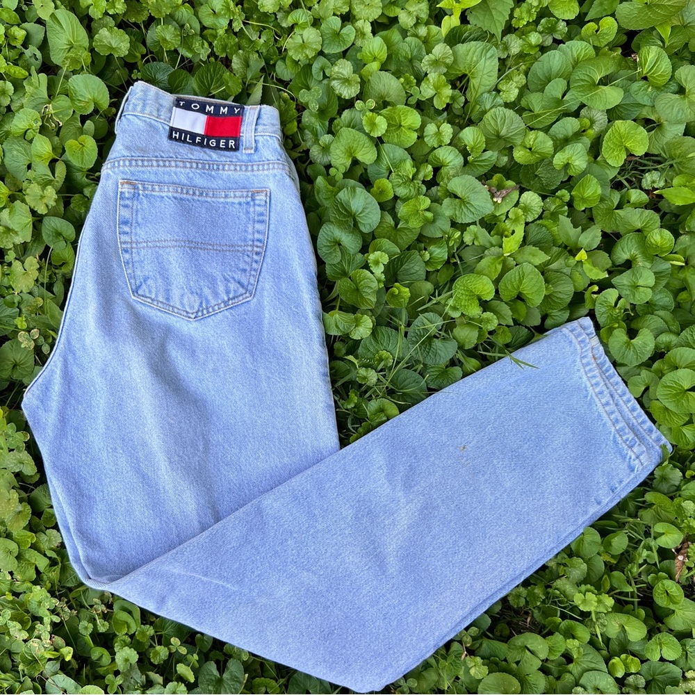 Vintage 1990’s light wash Tommy Hilfiger big label high waisted mom jeans
